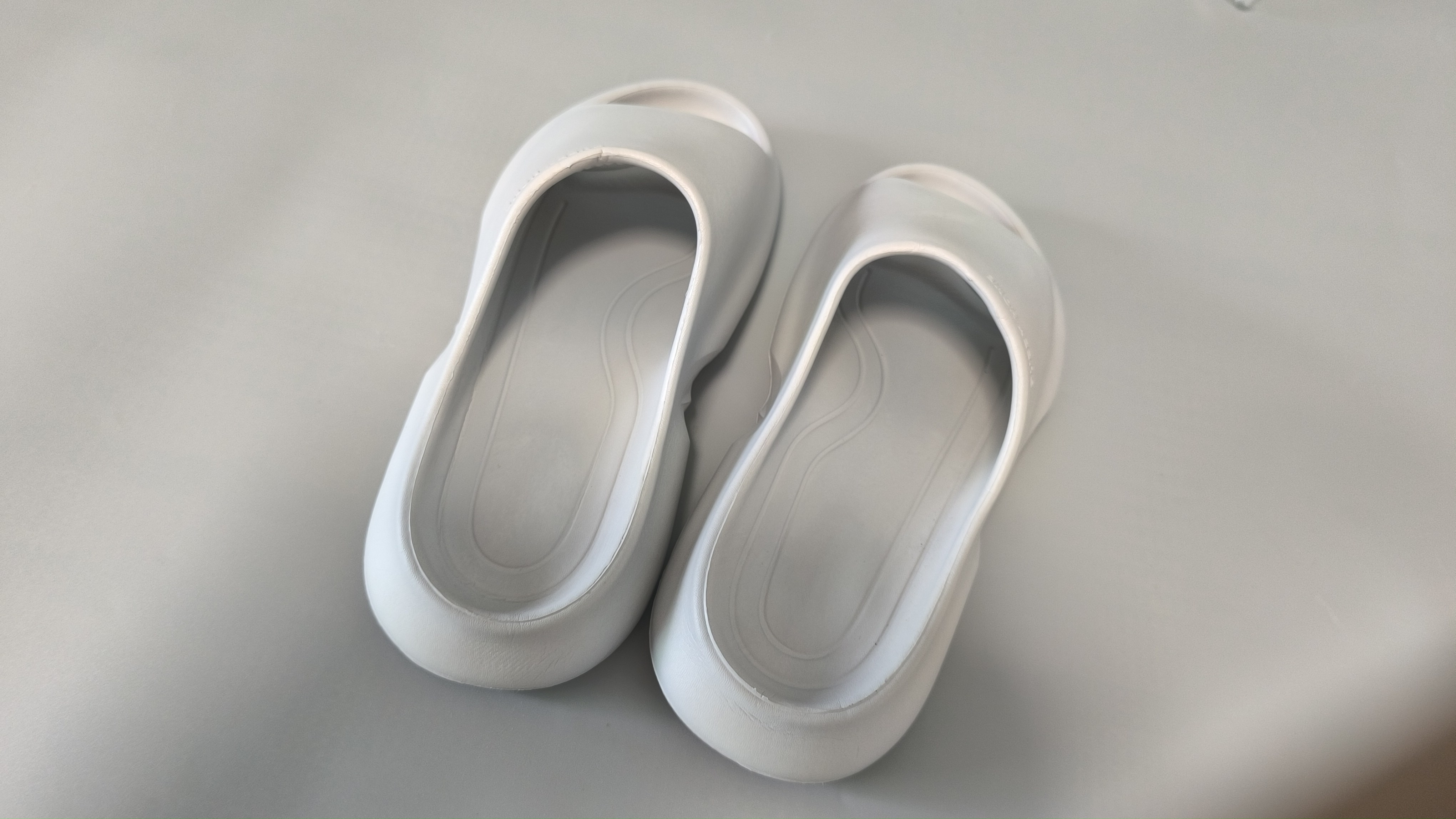 grey color men soft comfort slipper shoes Minimalist Cloud Slides / Platform Slippers