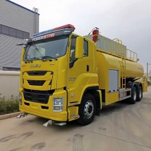 Isuzu brand Tank trucks 10tons tanker China