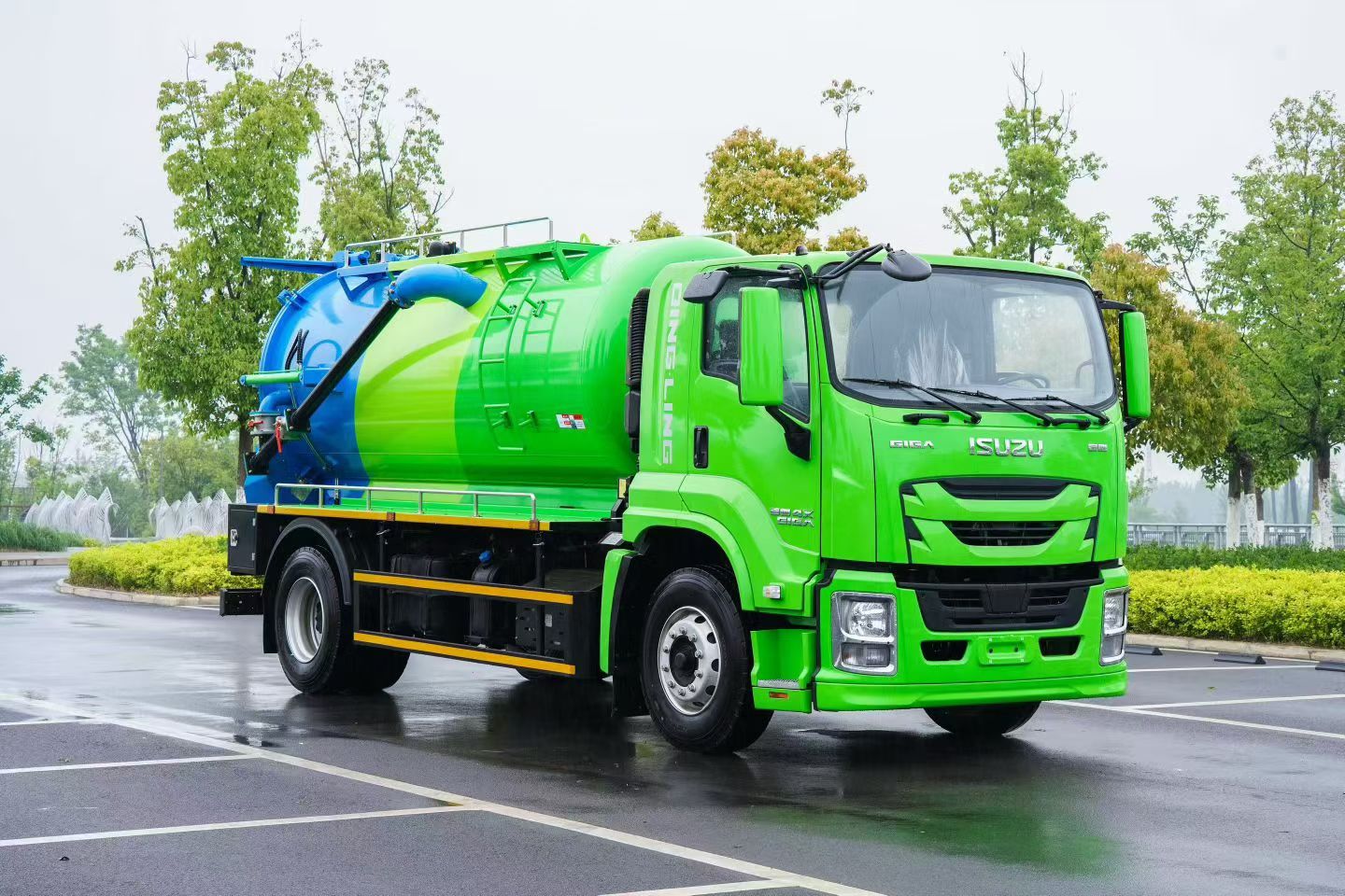 Isuzu GIGA 4x2 Vacuum Sewage Suction Truck